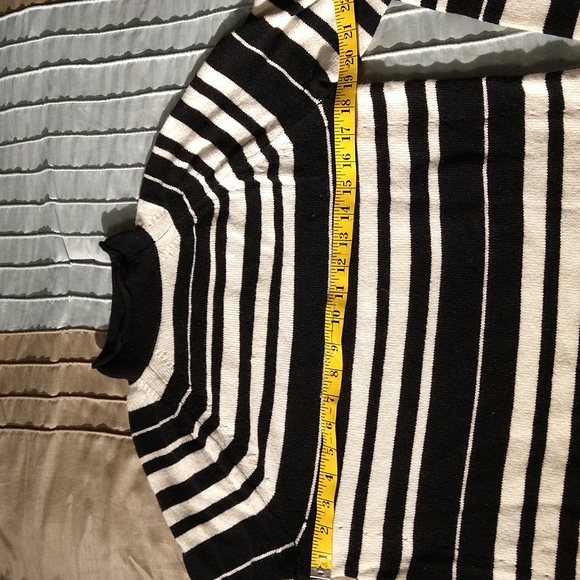 Size M Gap wool blend white and black striped turtleneck sweater - Picture 9 of 14